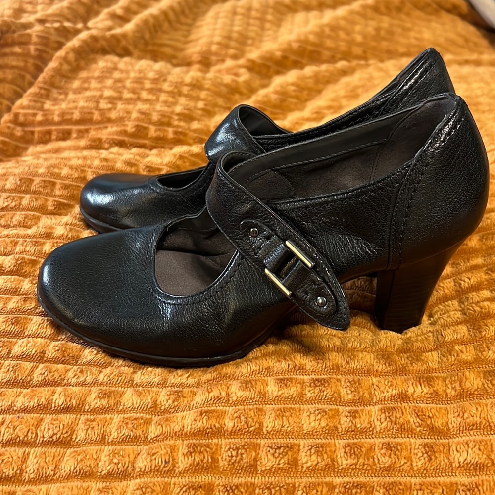 Aerosoles black size 8 women’s Mary Jane non slip
